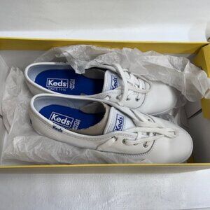 Soft Spots Walking Shoes comfort size US 6W